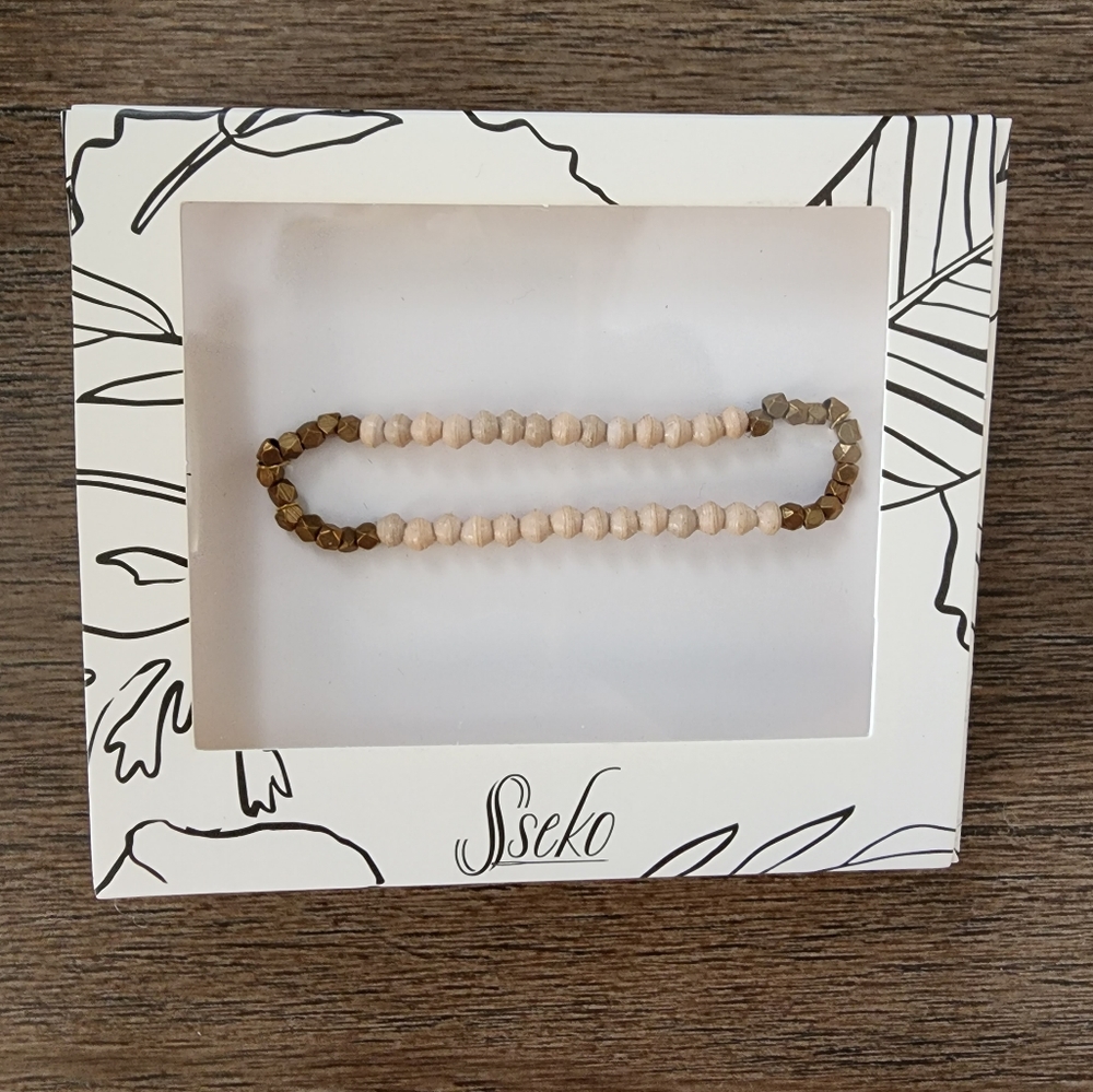 New Sseko Paper Bead Bracelet in Cream and Gold